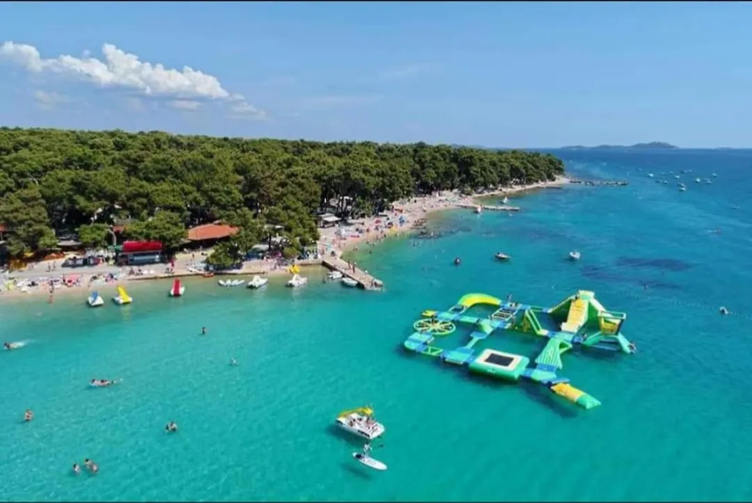 Bungalow Home Sweet Home - Logement Complet Biograd Na Moru Campsite